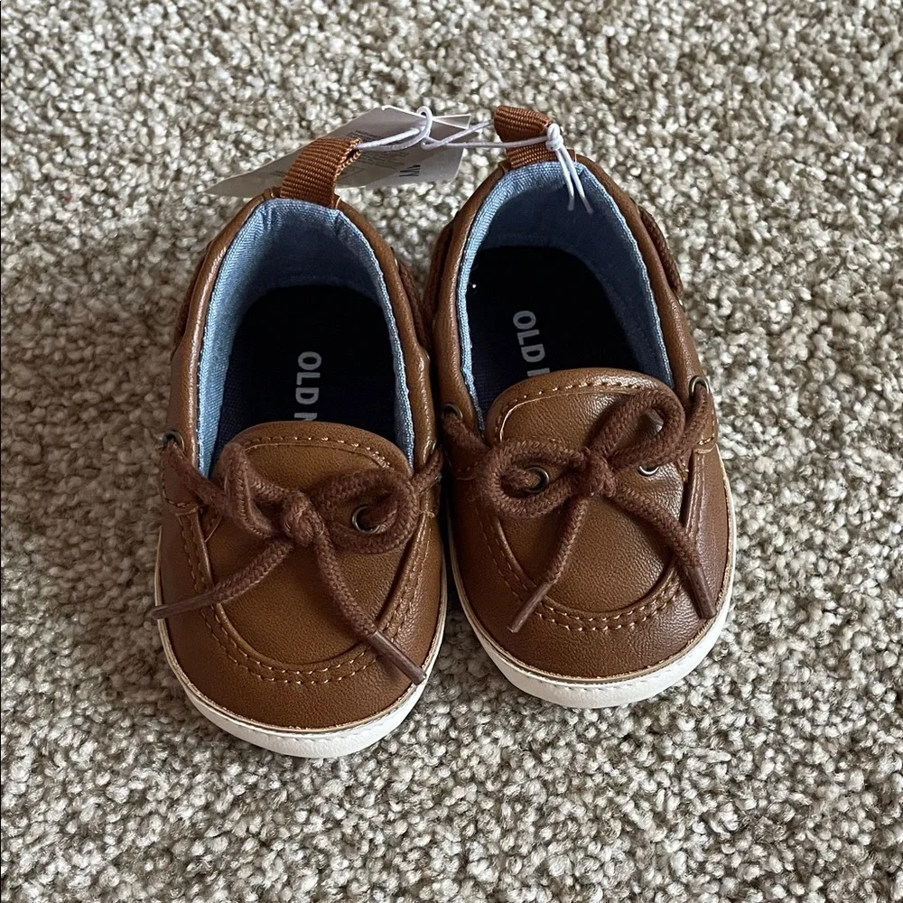 Old Navy boys shoes size 0-3